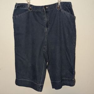 Ladies White Stag cropped jean pants